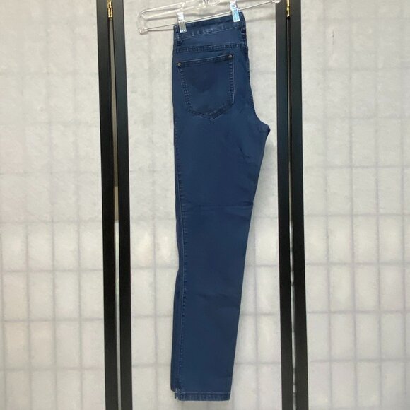 Tru Luxe Premium Platinum Stretch Mid Rise Straight Denim Medium Wash Jeans 2 - Picture 6 of 13